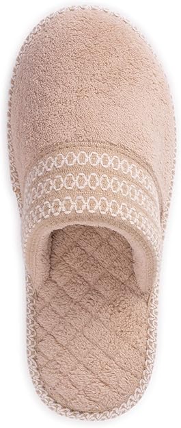 Pantuflas de chenilla micro Cathy para mujer de Muk Luks, color miel y trigo