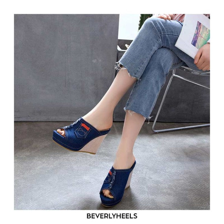 Zapatos de mujer con tacón de cuña en denim azul