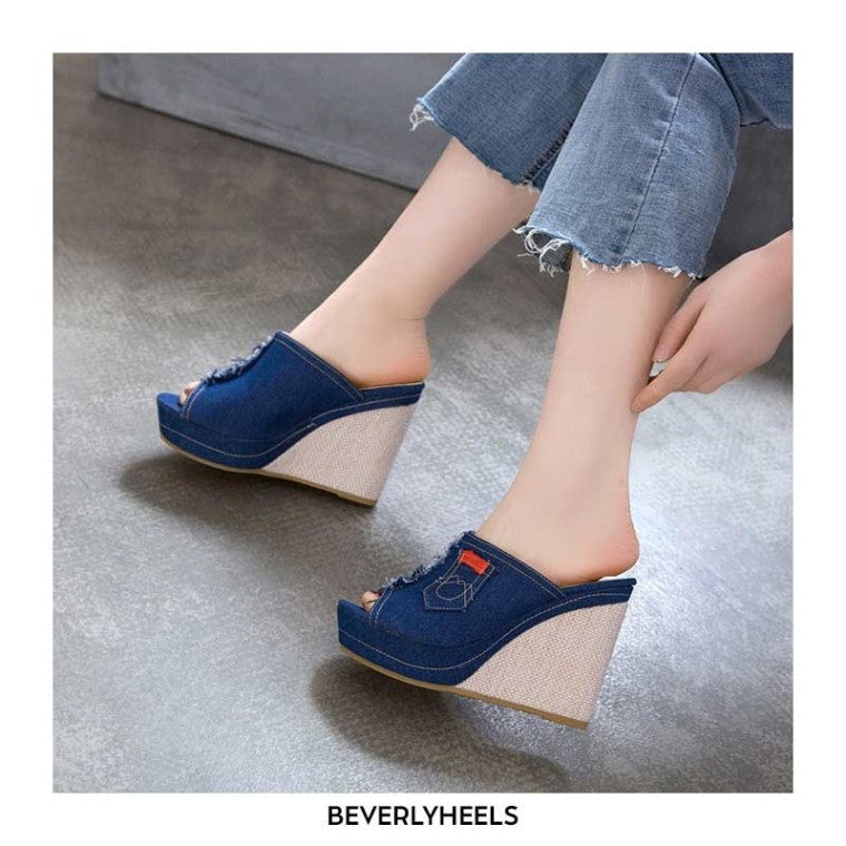 Zapatos de mujer con tacón de cuña en denim azul