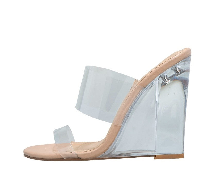 Sandalia con punta abierta Trixee en color beige y transparente de Shoedazzle